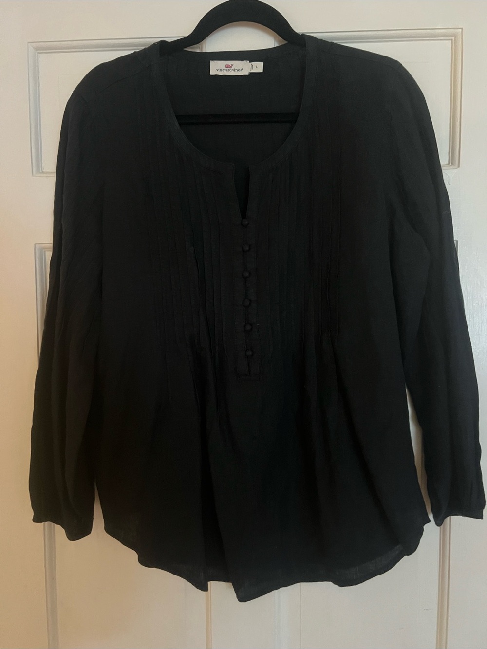 Vineyard Vines Black Pintuck Button-Front Women's Linen Top